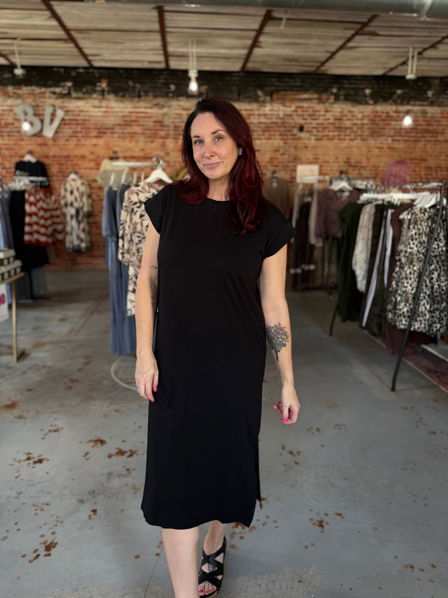 Short Sleeve Pocket Midi Dress - Black