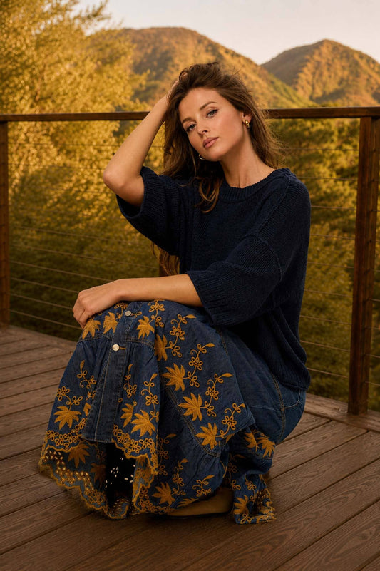 CREW NECK DROP SHOULDER RAW EDGE KNIT TOP: NAVY