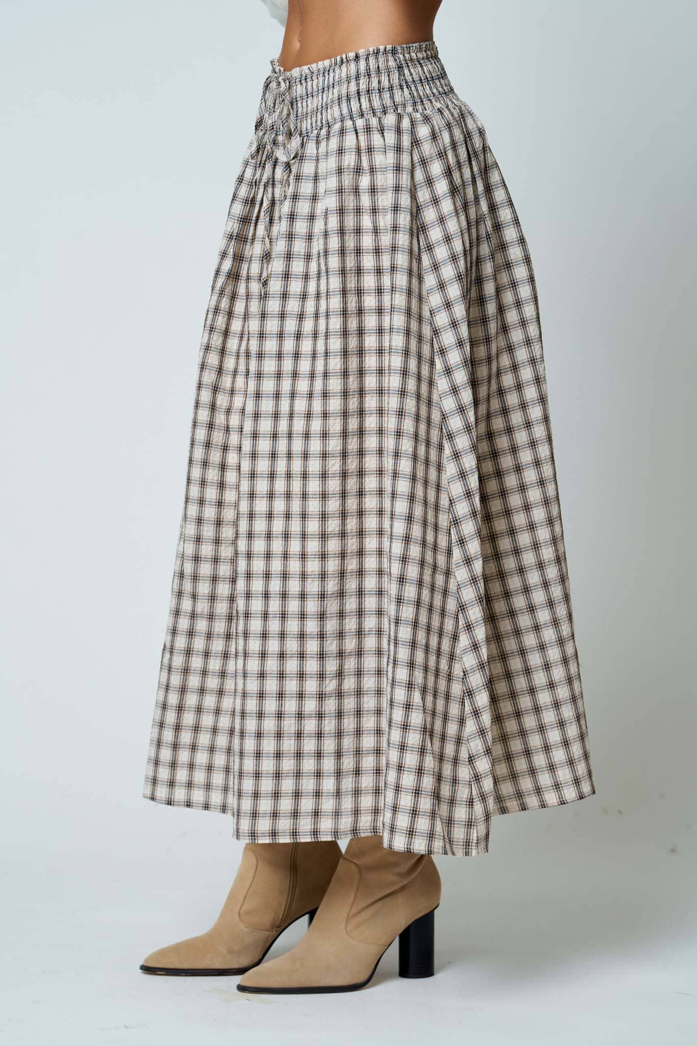 PLAID SMOCKED WAIST BUTTON DOWN MIDI SKIRT: LIGHT KHAKI MULTI