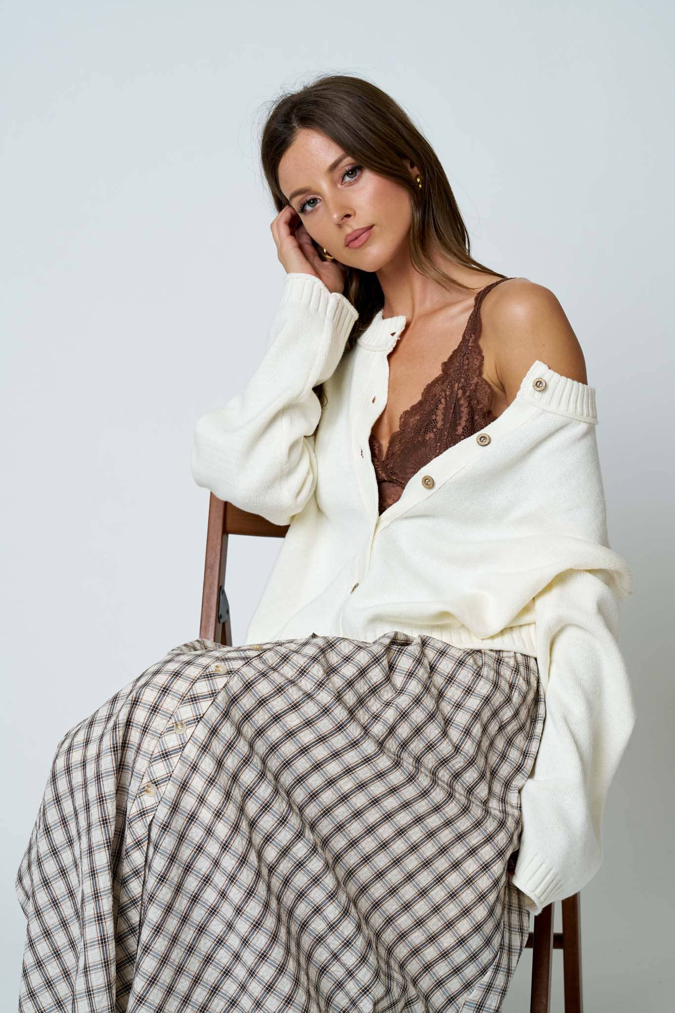 PLAID SMOCKED WAIST BUTTON DOWN MIDI SKIRT: LIGHT KHAKI MULTI